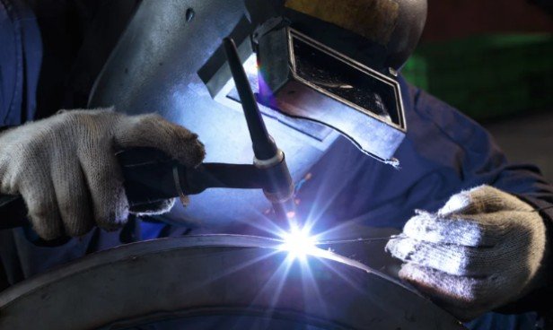 Smarter Engine-Driven Welders Reduce Downtime