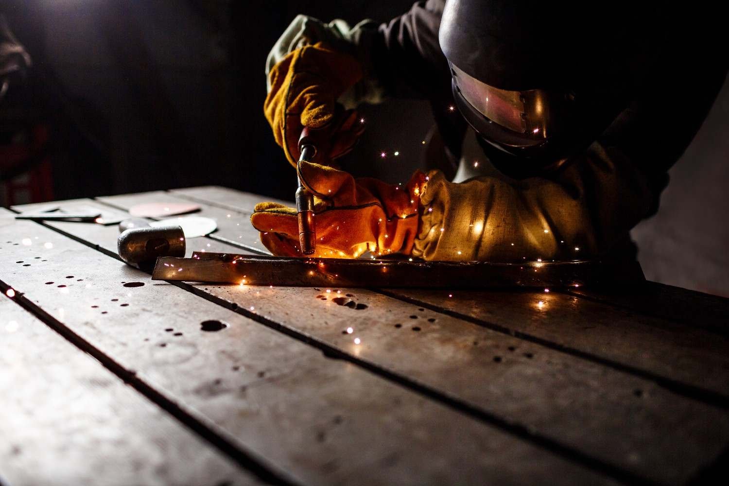 MIG welder settings for 16-gauge steel: Voltage, Amps & Wire Speed
