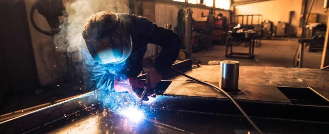 How Many Amps Does a MIG Welder Use? 120V vs 240V Guide