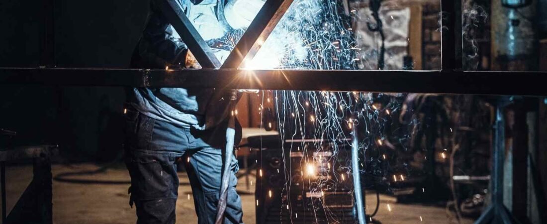MIG Welder Settings for 1/8 Steel: Voltage, Wire Speed & Gas